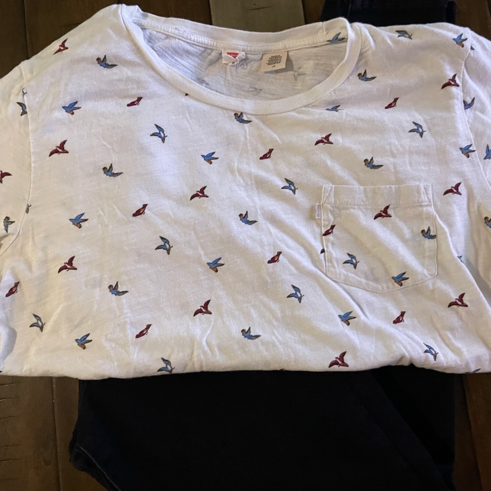 Levi’s Tee